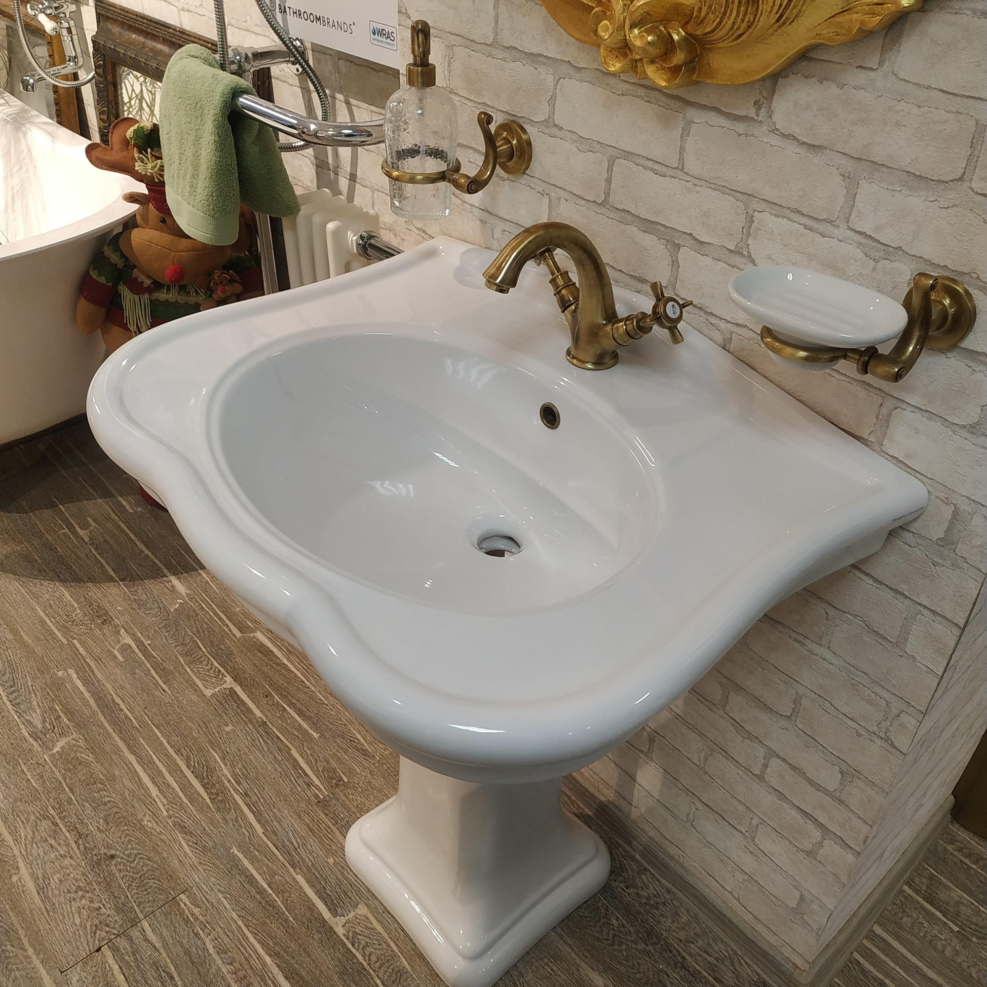 Раковина с пьедесталом 70 см Paolina Disegno Ceramica PA07054101